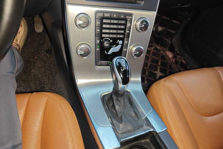 Used Volvo S60 2015 S60L 2.0T Smart Drive Edition Gear Lever