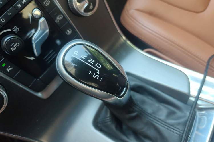 Used Volvo S60 2015 S60L T5 Intelligent Drive Edition Gear Lever