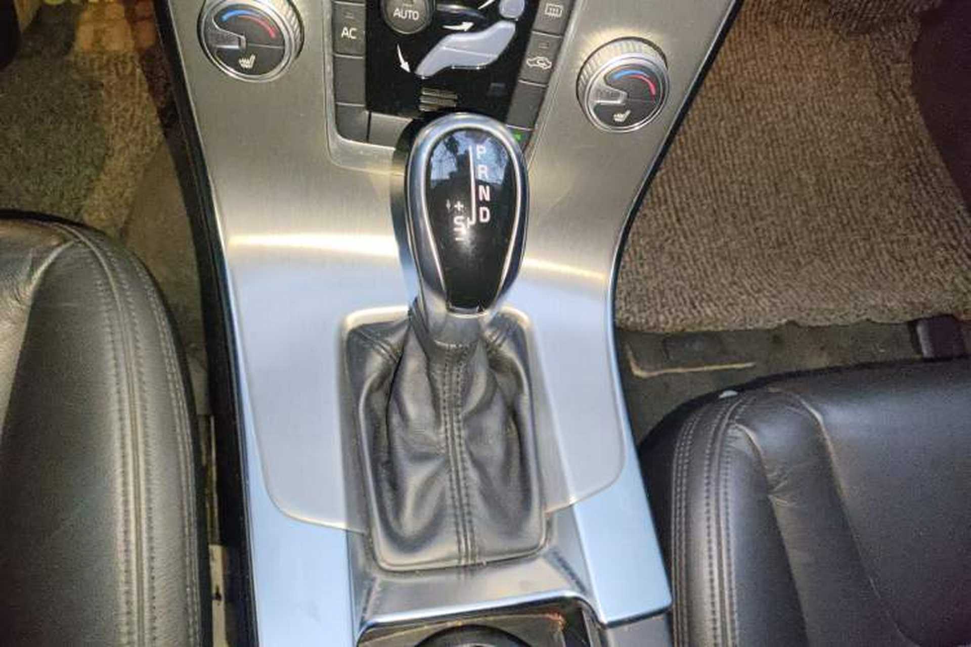 Used Volvo S60 2015 S60L 2.0T Zhiyuan Edition Gear Lever