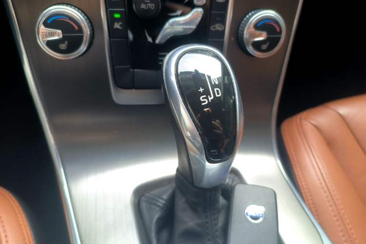 Used Volvo S60 2015 S60L T5 Intelligent Drive Edition Gear Lever