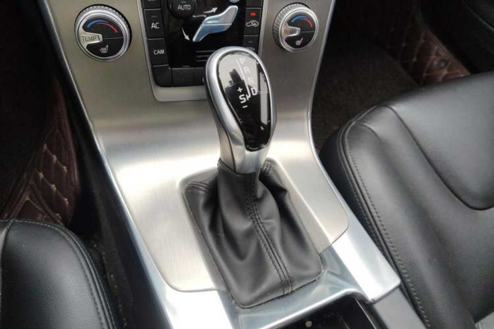 Used Volvo S60 2015 S60L 2.0T Zhiyuan Edition Gear Lever