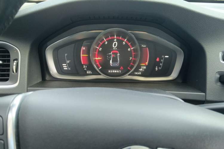 Used Volvo S60 2015 S60L 2.0T Zhiyuan Edition Instrument Cluster