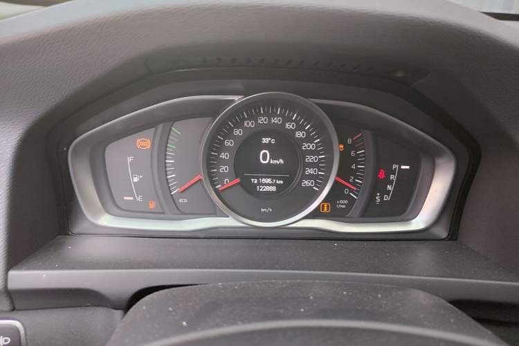 Used Volvo S60 2015 S60L 2.0T Smart Drive Edition Instrument Cluster