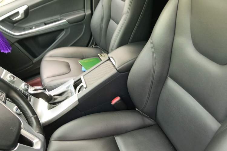 Used Volvo S60 2015 S60L 2.0T Zhiyuan Edition Left Front Seat