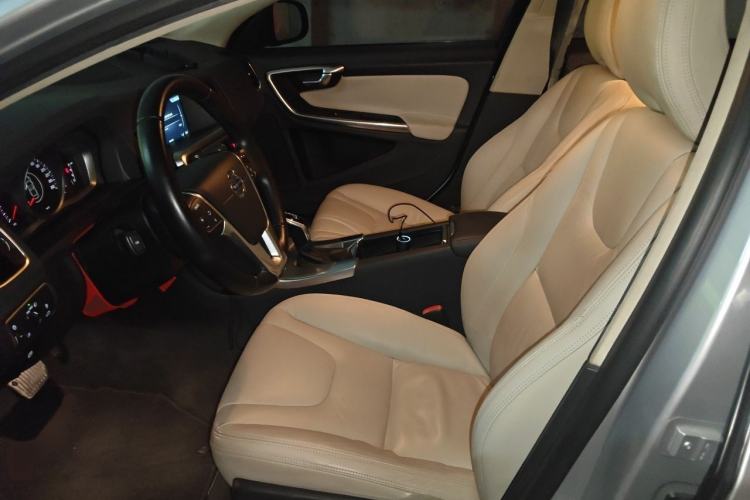 Used Volvo S60 2015 S60L 2.0T Zhiyuan Edition Left Front Seat