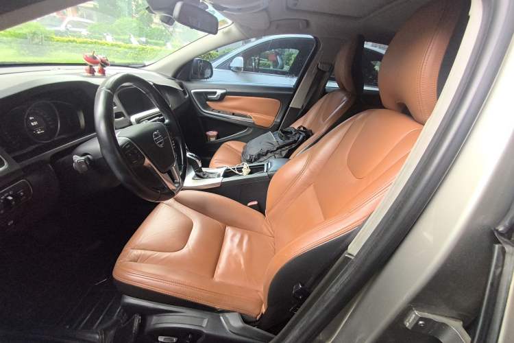 Used Volvo S60 2015 S60L 2.0T Zhiyuan Edition Left Front Seat
