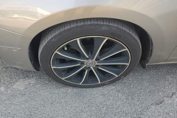 Used Volvo S60 2015 S60L 2.0T Smart Drive Edition Left Front Wheel Hub