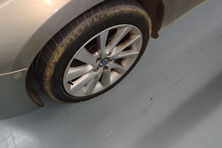 Used Volvo S60 2015 S60L 2.0T Zhiyuan Edition Left Front Wheel Hub