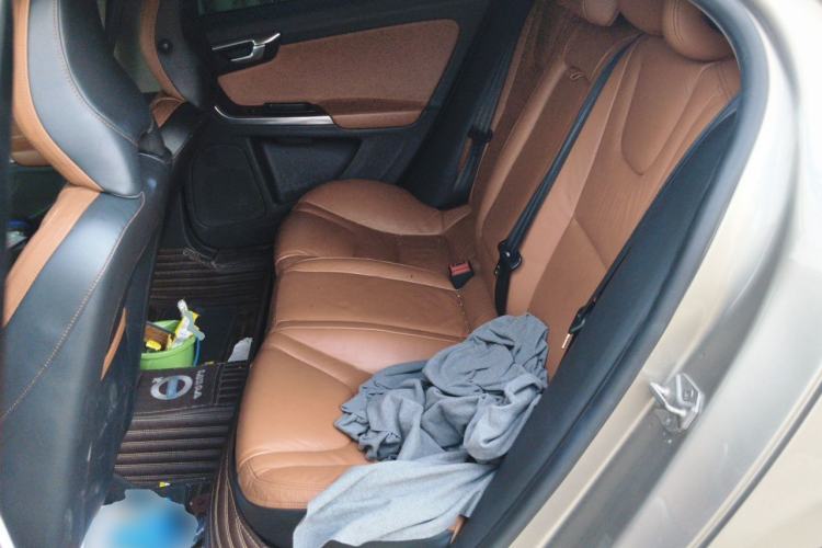 Used Volvo S60 2015 S60L 2.0T Zhiyuan Edition Left Rear Seat