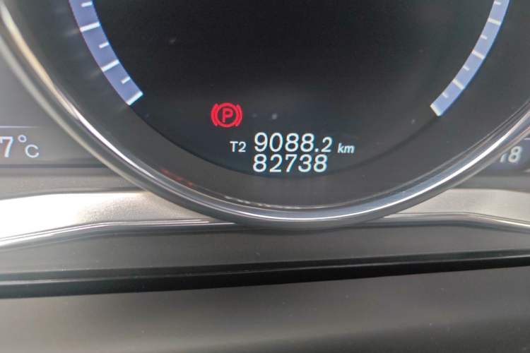 Used Volvo S60 2015 S60L T5 Intelligent Drive Edition Odometer Close Up