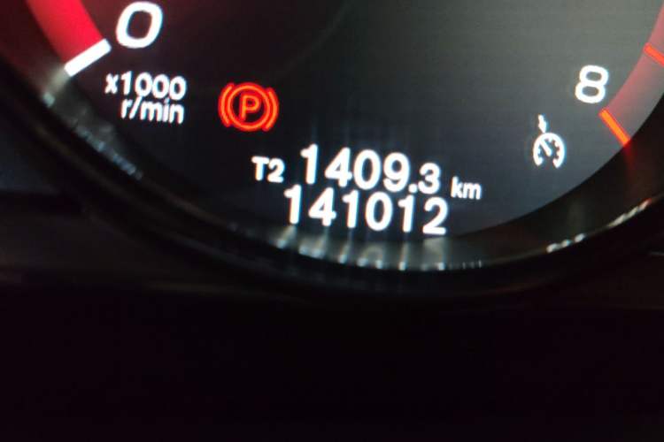 Used Volvo S60 2015 S60L T5 Intelligent Drive Edition Odometer Close Up
