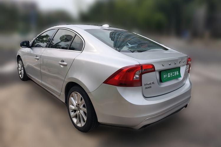 Used Volvo S60 2015 S60L 2.0T Zhiyuan Edition Rear Left 45 Deg