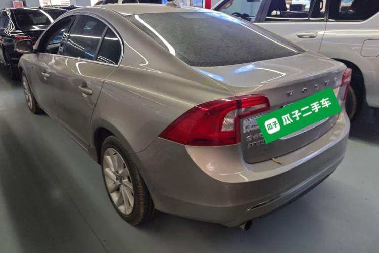 Used Volvo S60 2015 S60L 2.0T Zhiyuan Edition Rear Left 45 Deg