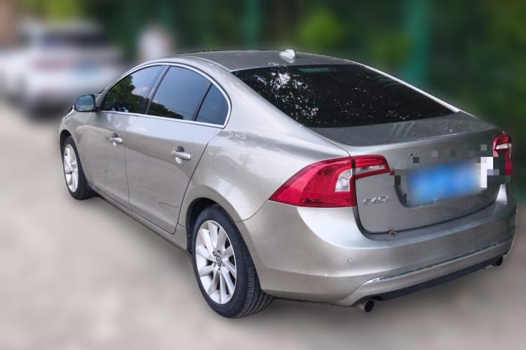 Used Volvo S60 2015 S60L 2.0T Zhiyuan Edition Rear Left 45 Deg