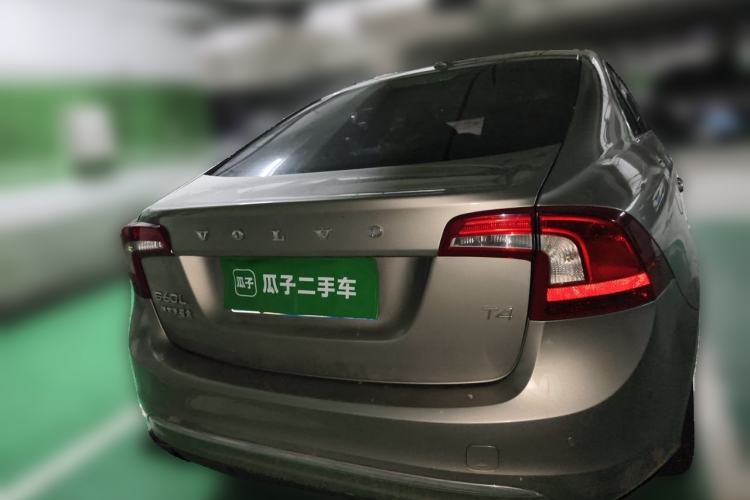 Used Volvo S60 2015 S60L 2.0T Zhiyuan Edition Rear