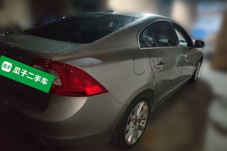 Used Volvo S60 2015 S60L 2.0T Zhiyuan Edition Rear Right 45 Deg