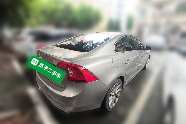 Used Volvo S60 2015 S60L 2.0T Zhiyuan Edition Rear Right 45 Deg
