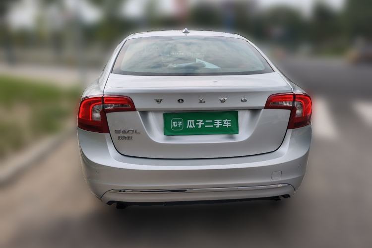 Used Volvo S60 2015 S60L 2.0T Zhiyuan Edition Rear
