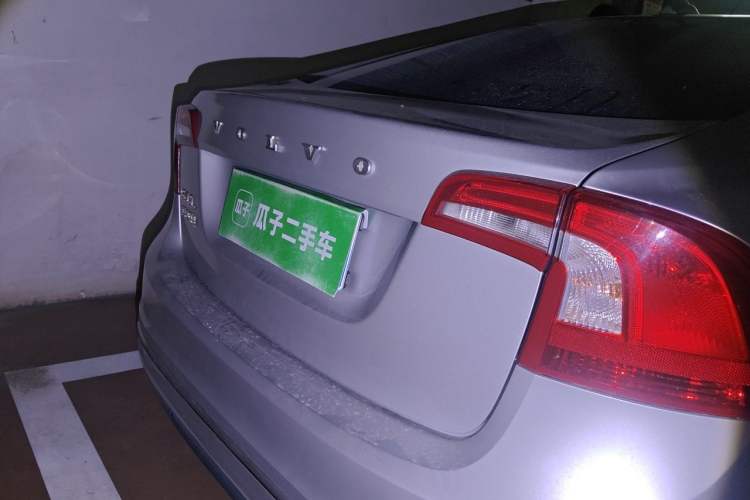 Used Volvo S60 2015 S60L 2.0T Zhiyuan Edition Rear