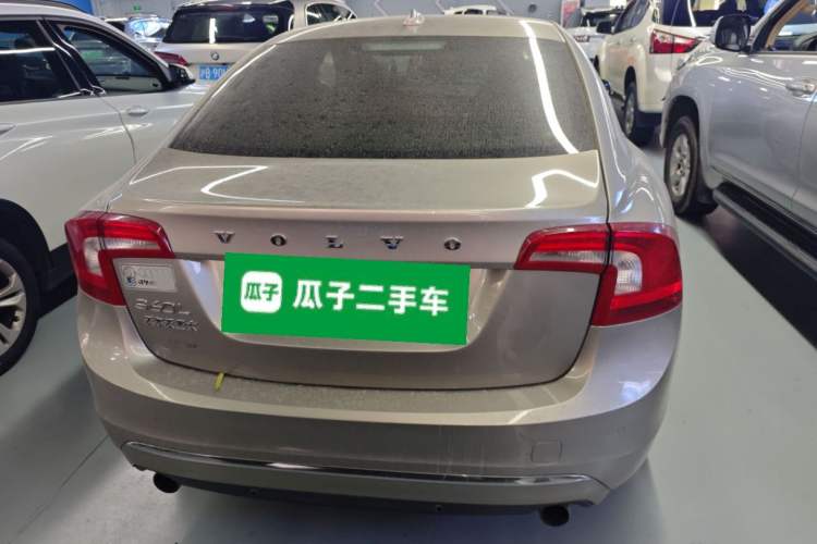 Used Volvo S60 2015 S60L 2.0T Zhiyuan Edition Rear