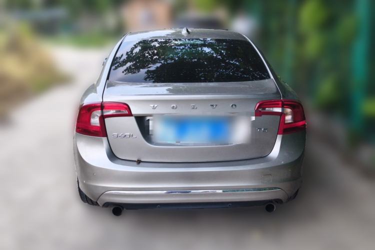 Used Volvo S60 2015 S60L 2.0T Zhiyuan Edition Rear