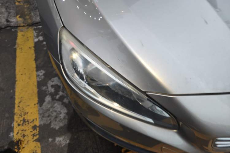 Used Volvo S60 2015 S60L 2.0T Smart Drive Edition Right Front Headlight