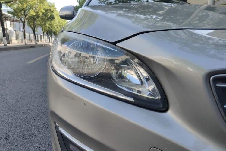 Used Volvo S60 2015 S60L 2.0T Smart Drive Edition Right Front Headlight