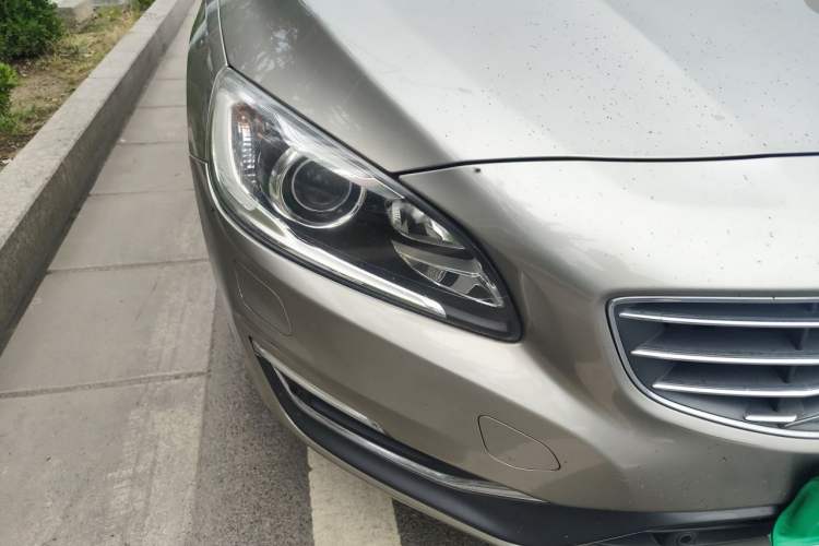 Used Volvo S60 2015 S60L T5 Intelligent Drive Edition Right Front Headlight