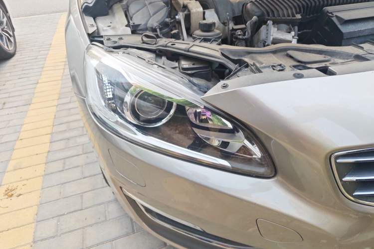 Used Volvo S60 2015 S60L T5 Intelligent Drive Edition Right Front Headlight