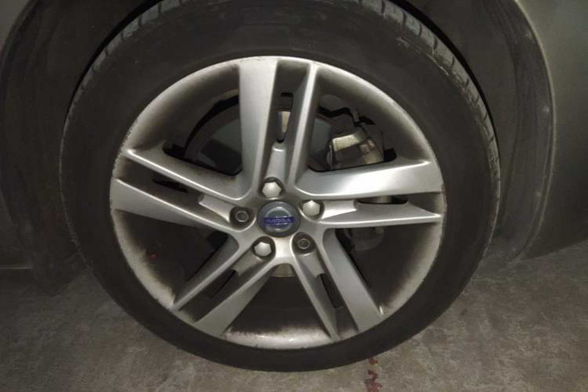 Used Volvo S60 2015 S60L T5 Intelligent Drive Edition Right Front Wheel Hub