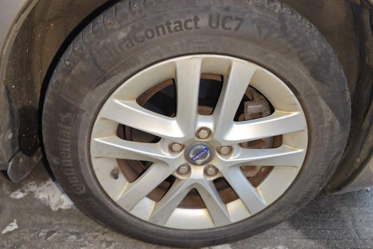 Used Volvo S60 2015 S60L 2.0T Smart Drive Edition Right Front Wheel Hub