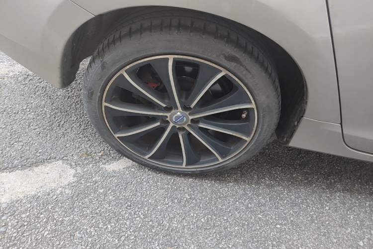 Used Volvo S60 2015 S60L 2.0T Smart Drive Edition Right Rear Wheel Hub