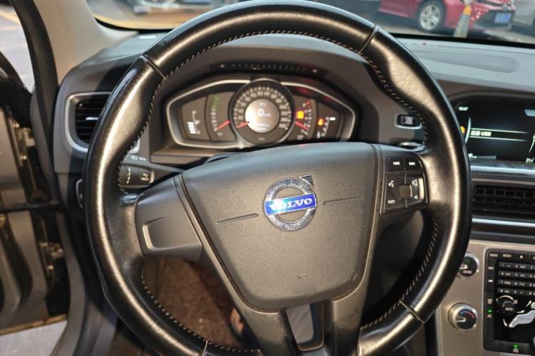Used Volvo S60 2015 S60L 2.0T Smart Drive Edition Steering Wheel