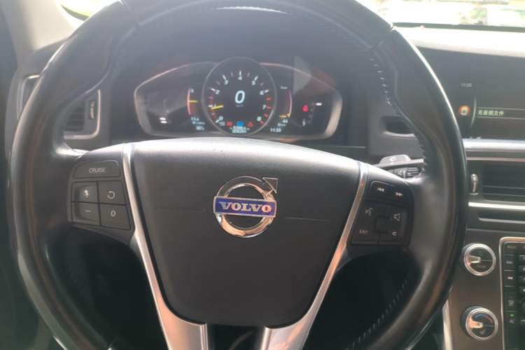 Used Volvo S60 2015 S60L T5 Intelligent Drive Edition Steering Wheel