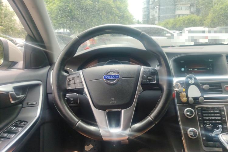 Used Volvo S60 2015 S60L T5 Intelligent Drive Edition Steering Wheel