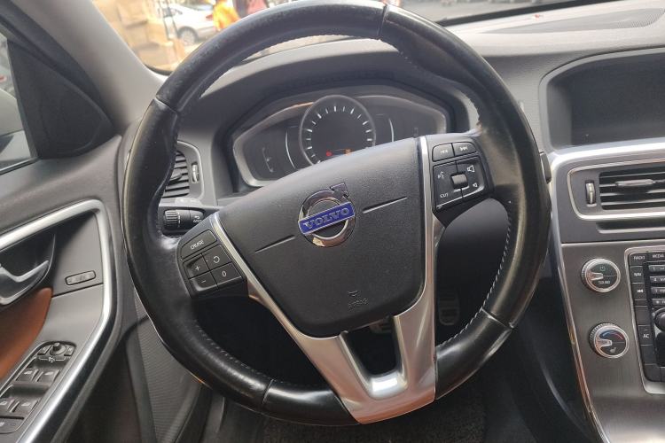 Used Volvo S60 2015 S60L T5 Intelligent Drive Edition Steering Wheel