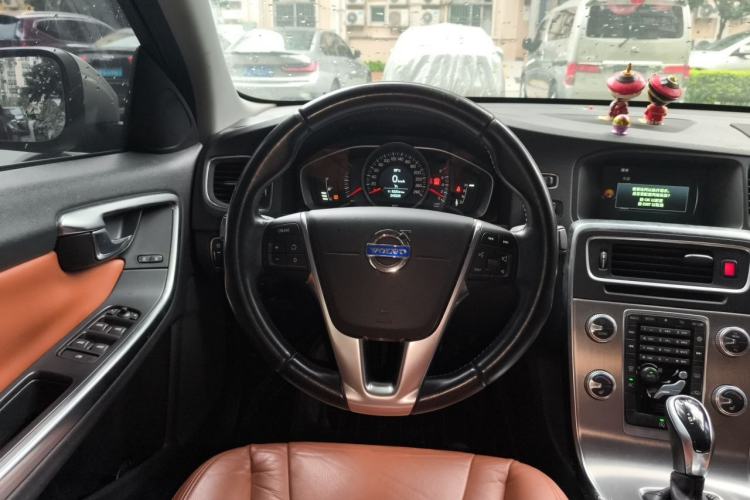 Used Volvo S60 2015 S60L 2.0T Zhiyuan Edition Steering Wheel