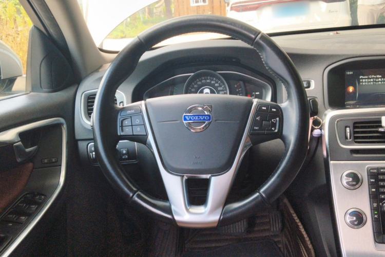 Used Volvo S60 2015 S60L 2.0T Zhiyuan Edition Steering Wheel