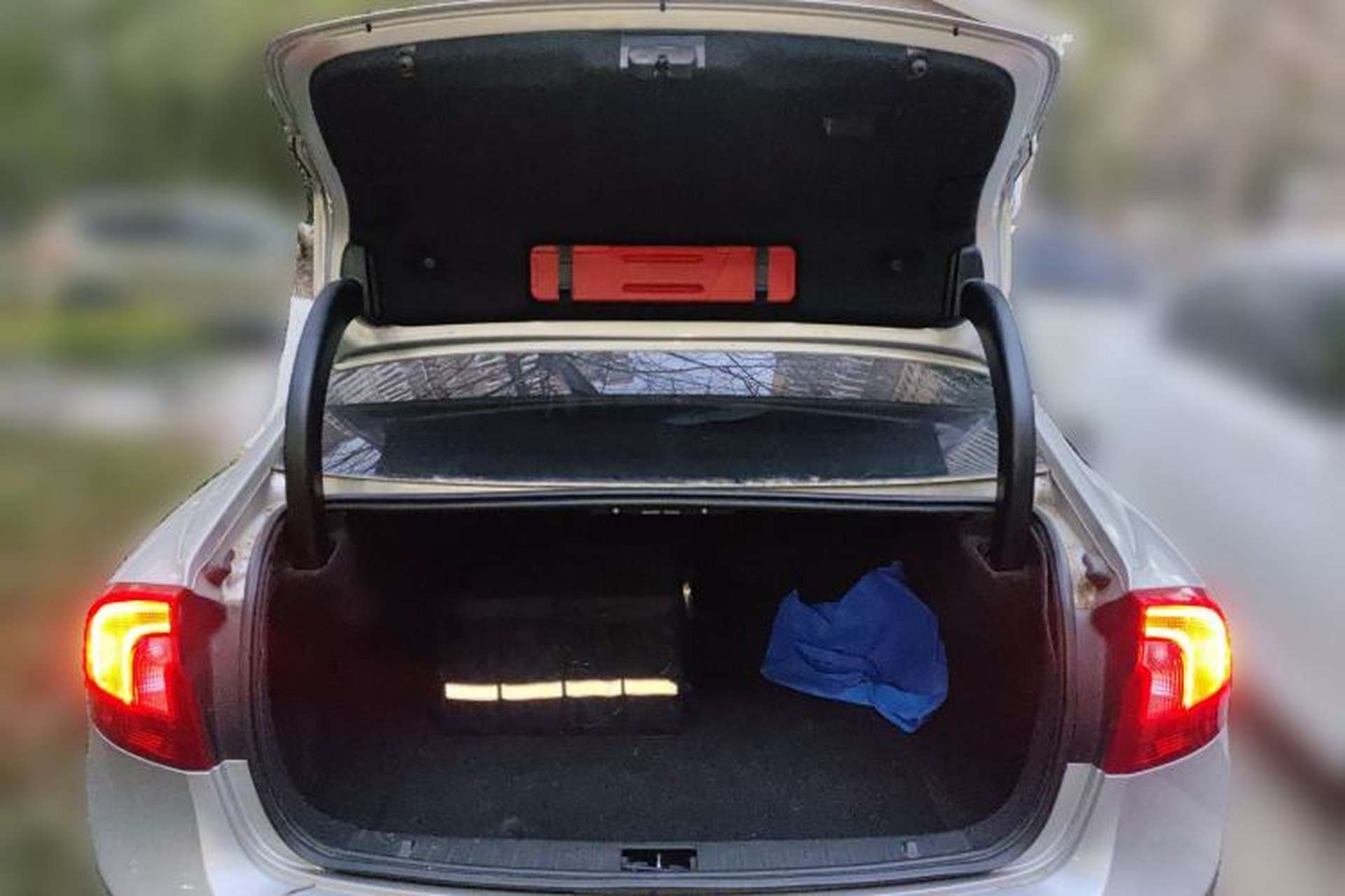 Used Volvo S60 2015 S60L 2.0T Zhiyuan Edition Trunk