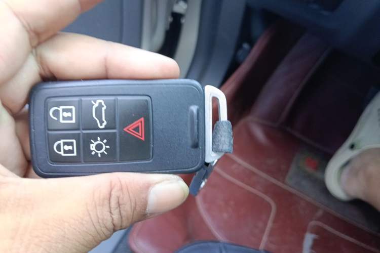 Used Volvo S60 2015 S60L 2.0T Zhiyuan Edition Vehicle Key