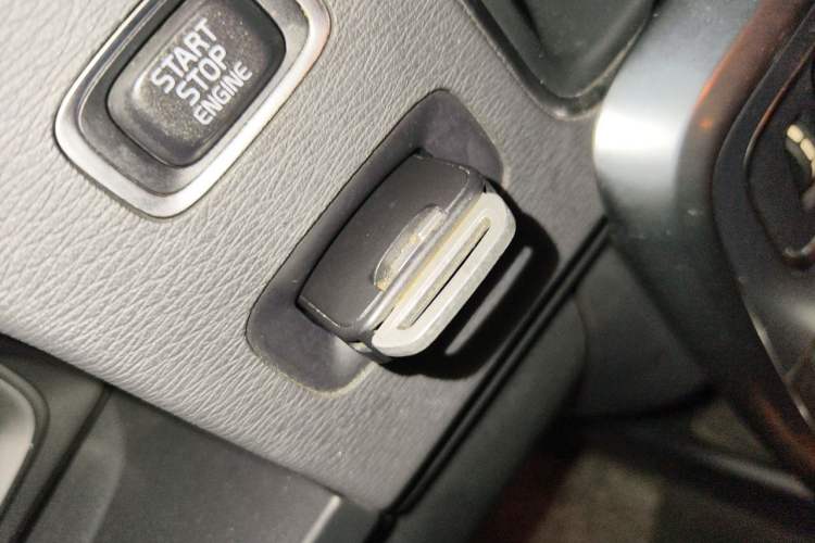 Used Volvo S60 2015 S60L 2.0T Zhiyuan Edition Vehicle Key
