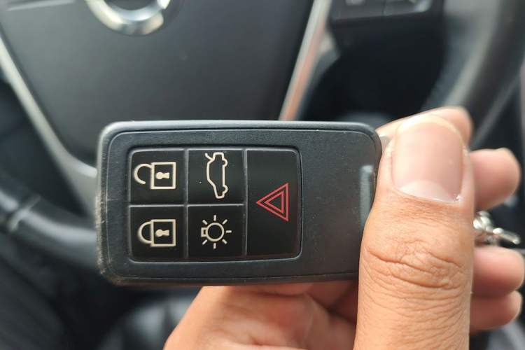 Used Volvo S60 2015 S60L 2.0T Zhiyuan Edition Vehicle Key