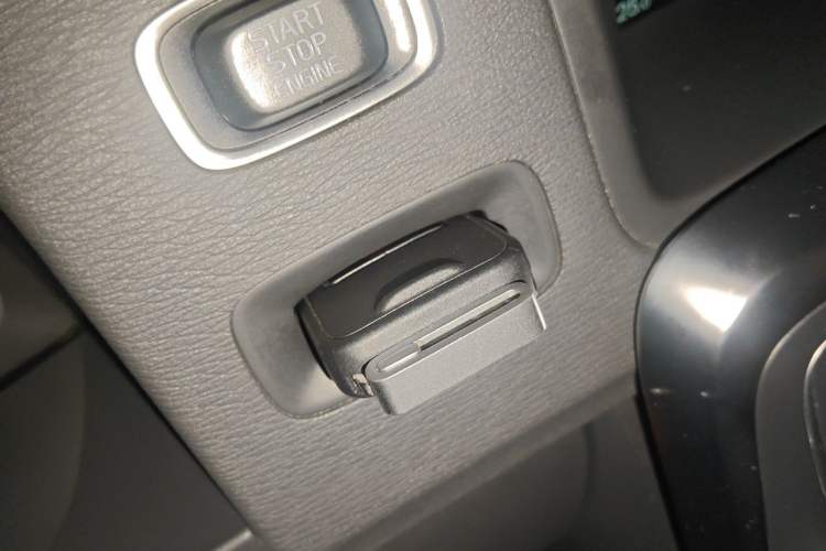 Used Volvo S60 2015 S60L 2.0T Zhiyuan Edition Vehicle Key