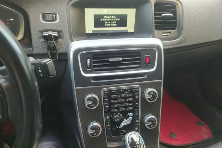 Used Volvo S60 2015 S60L T5 Intelligent Drive Edition Audio And AC Panel
