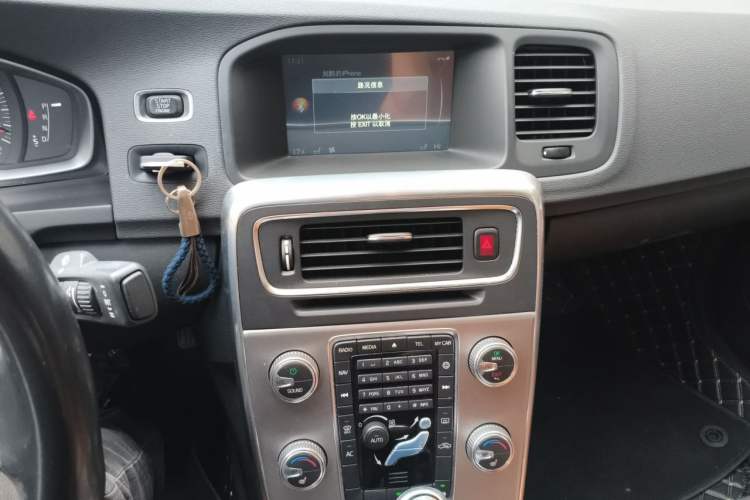 Used Volvo S60 2015 S60L 2.0T Zhiyuan Edition Audio And AC Panel