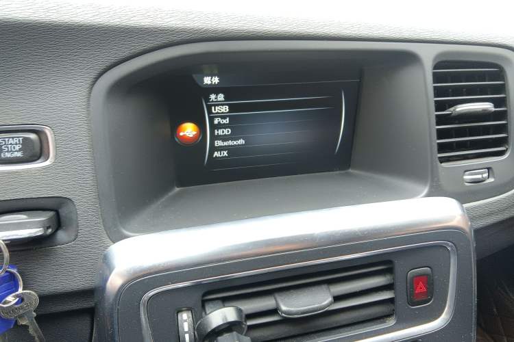 Used Volvo S60 2015 S60L 2.0T Zhiyuan Edition Audio And AC Panel