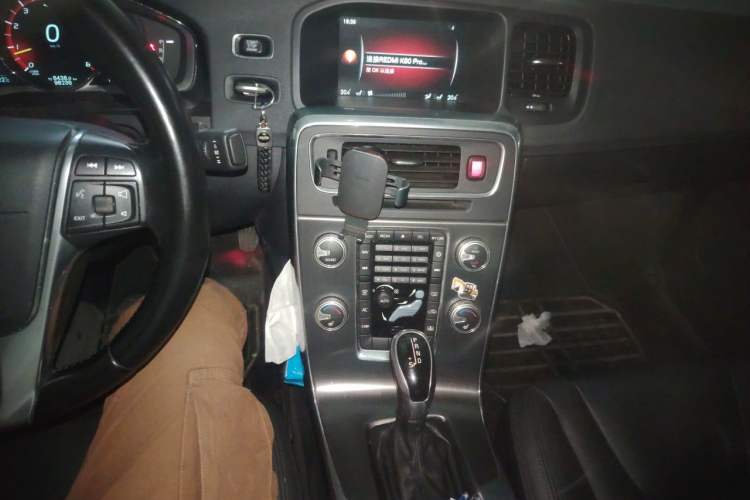 Used Volvo S60 2015 S60L T5 Intelligent Drive Edition Audio And AC Panel