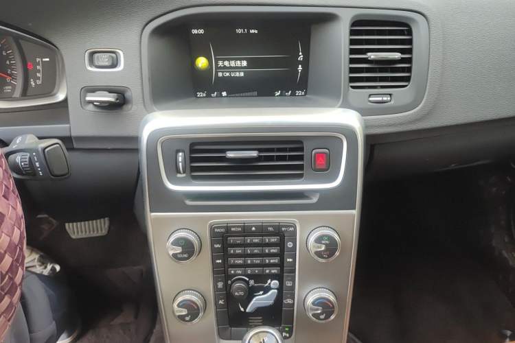 Used Volvo S60 2015 S60L 2.0T Zhiyuan Edition Audio And AC Panel