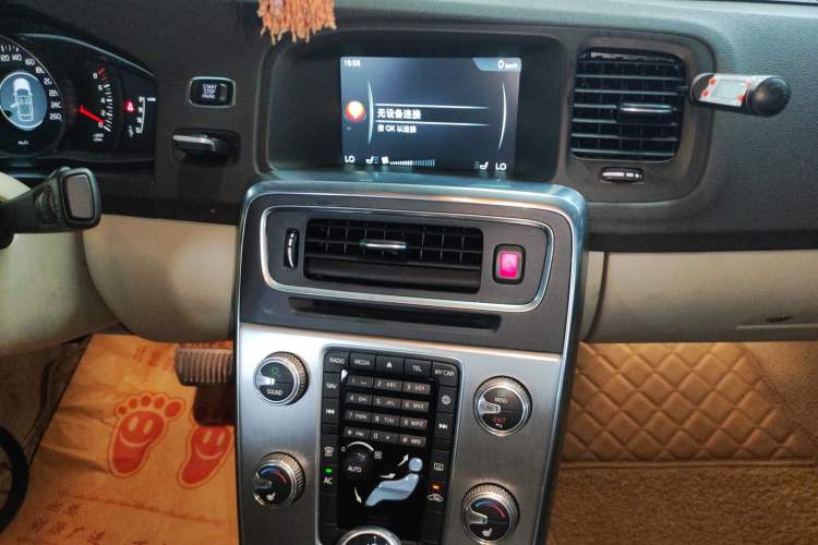 Used Volvo S60 2015 S60L 2.0T Zhiyuan Edition Audio And AC Panel