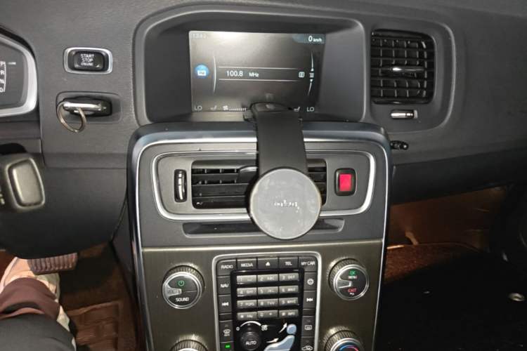 Used Volvo S60 2015 S60L T5 Intelligent Drive Edition Audio And AC Panel